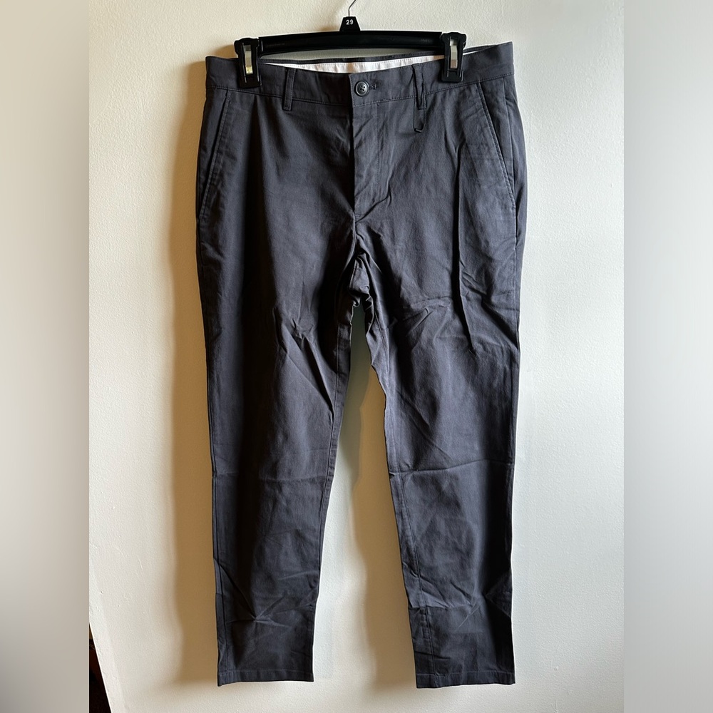 NEW WITHOUT TAG Calvin Klein Chino Pants